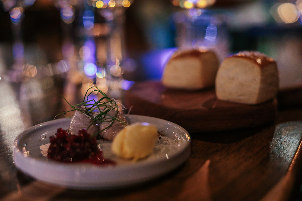Bread rolls and butter