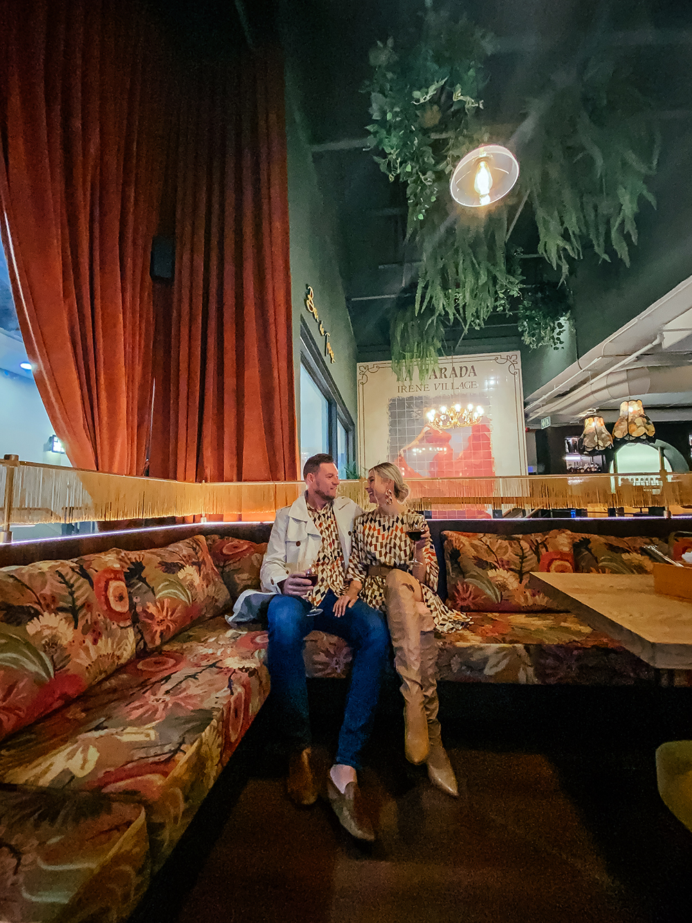 La Parada ivm Couple Lounging