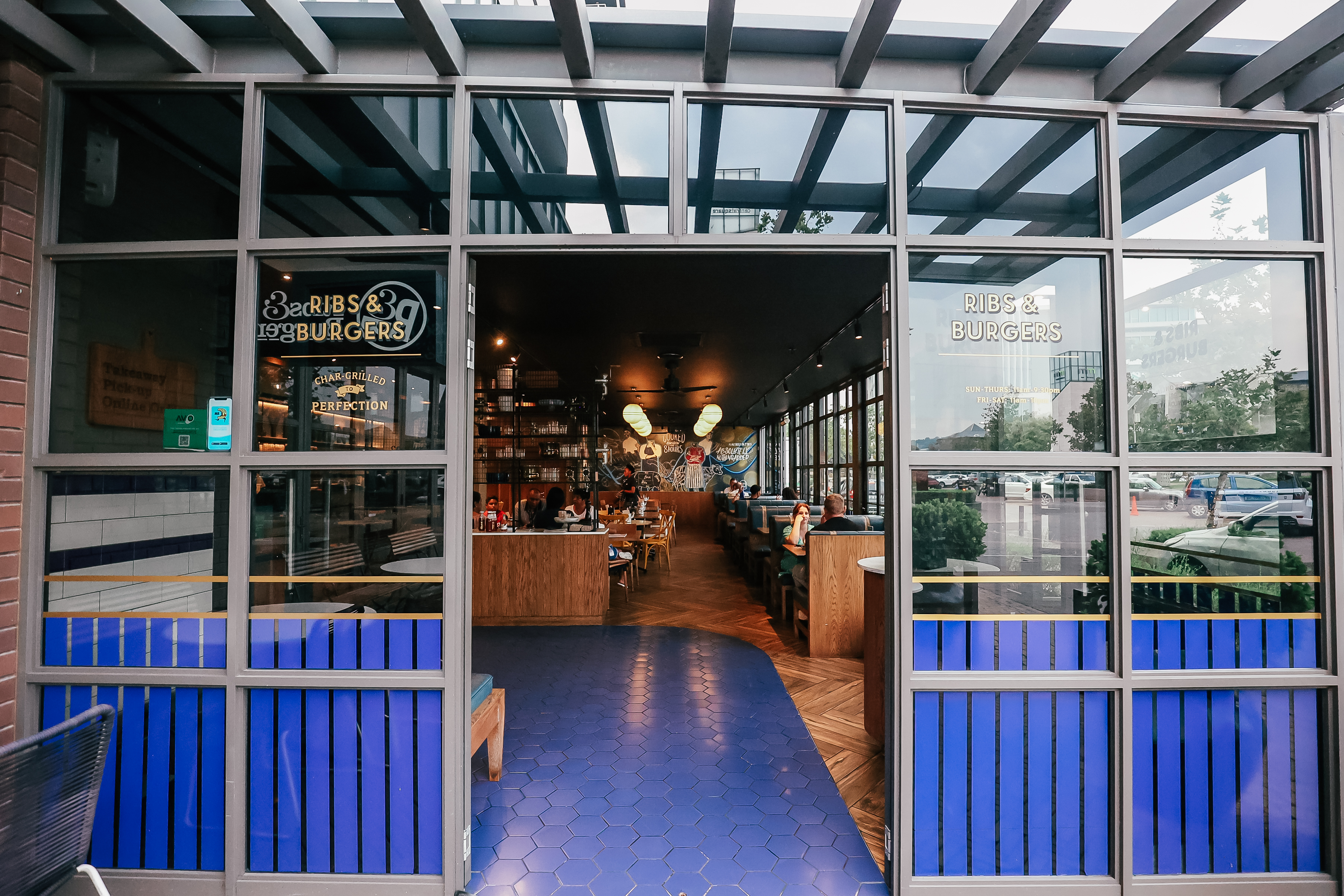 Ribs and Burgers Restaurant