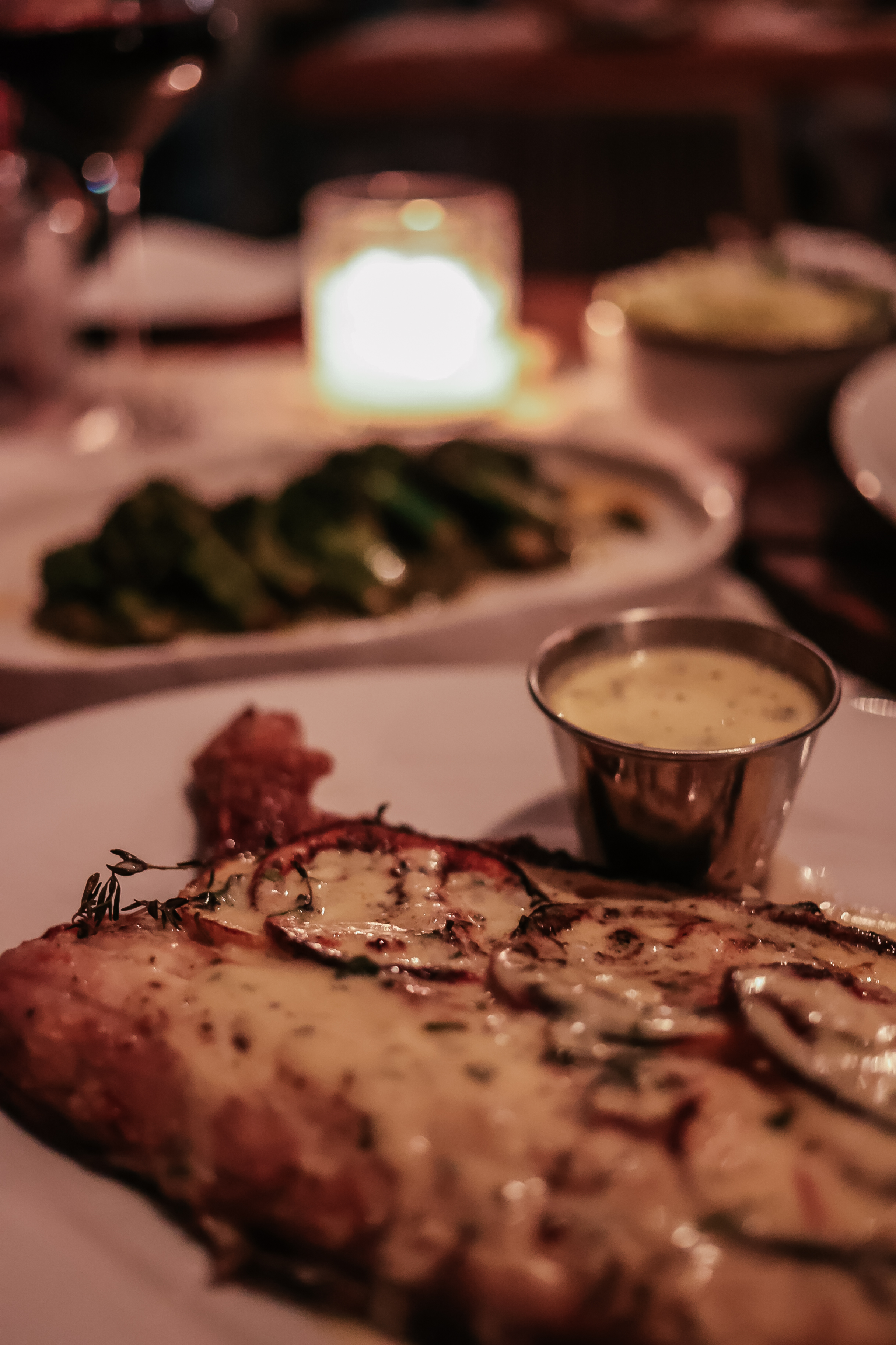 Pablo Dos Manos Dinner Table