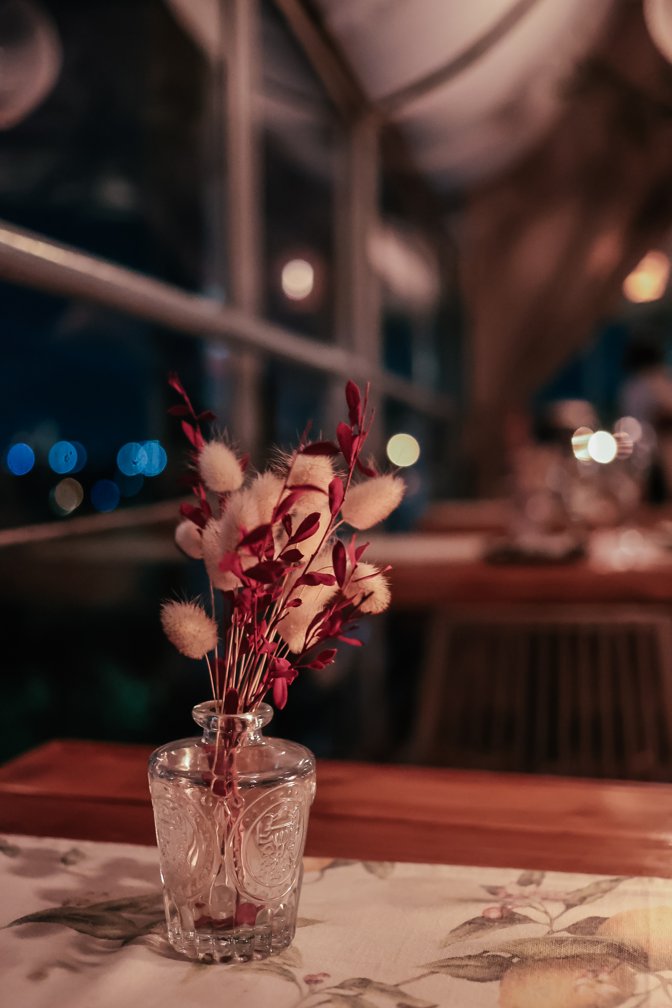 Pablo Dos Manos Table Flowers