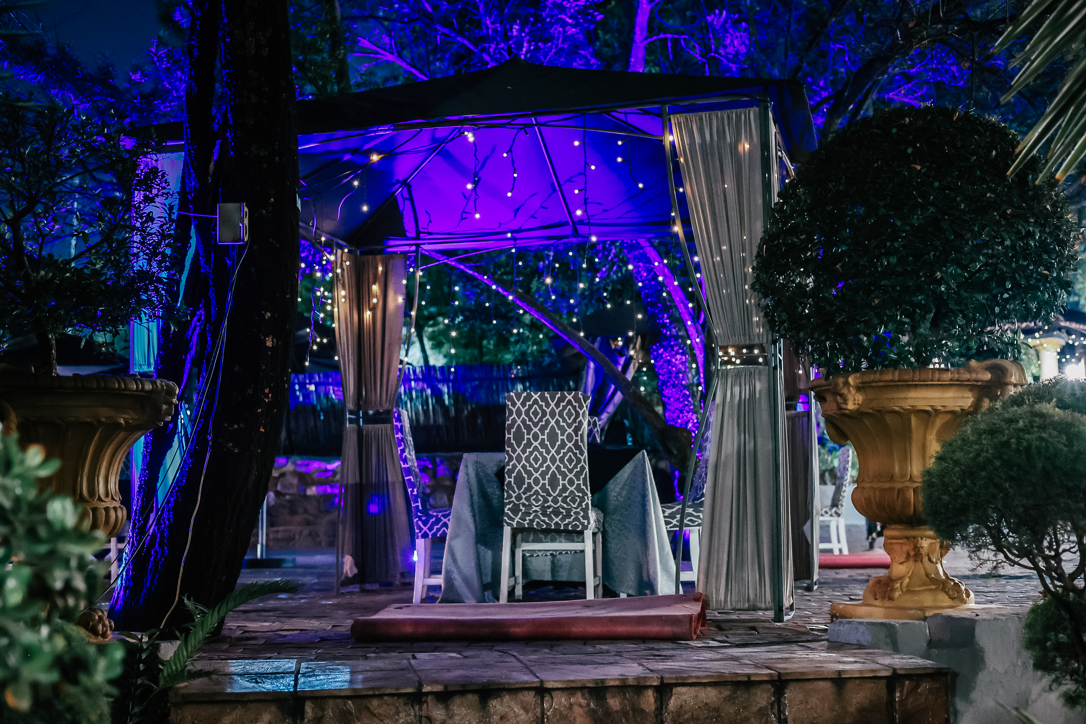 LeSi Blue Light Outdoor Table